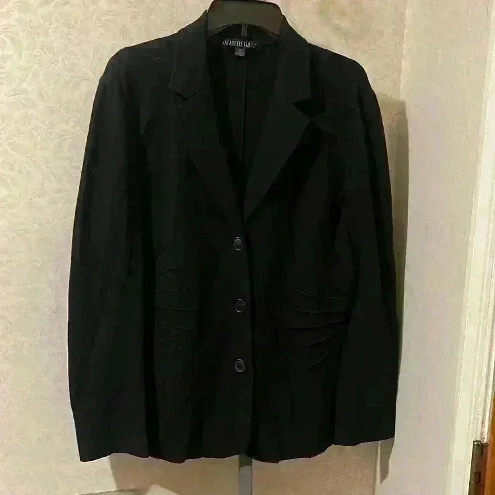 Lafayette 148 jacket size 16 women’s.    D